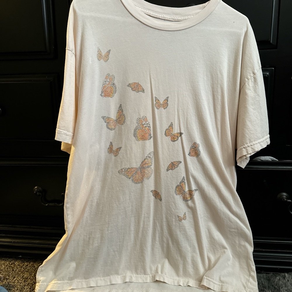 cutest oversized shirt!